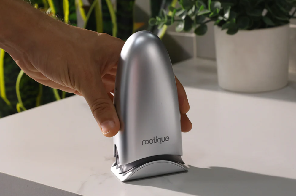 how to apply minoxidil with Rootique DUO applicator